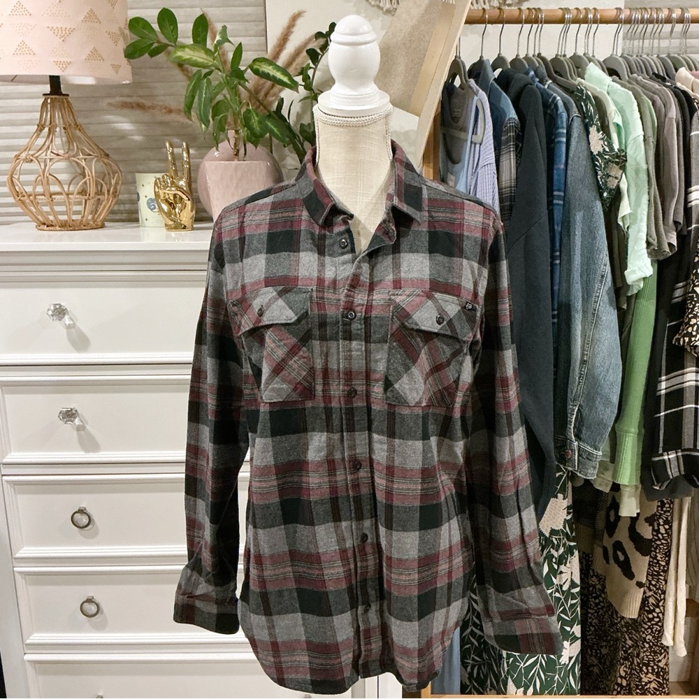Fox | Black, Gray & Red Plaid Flannel size M